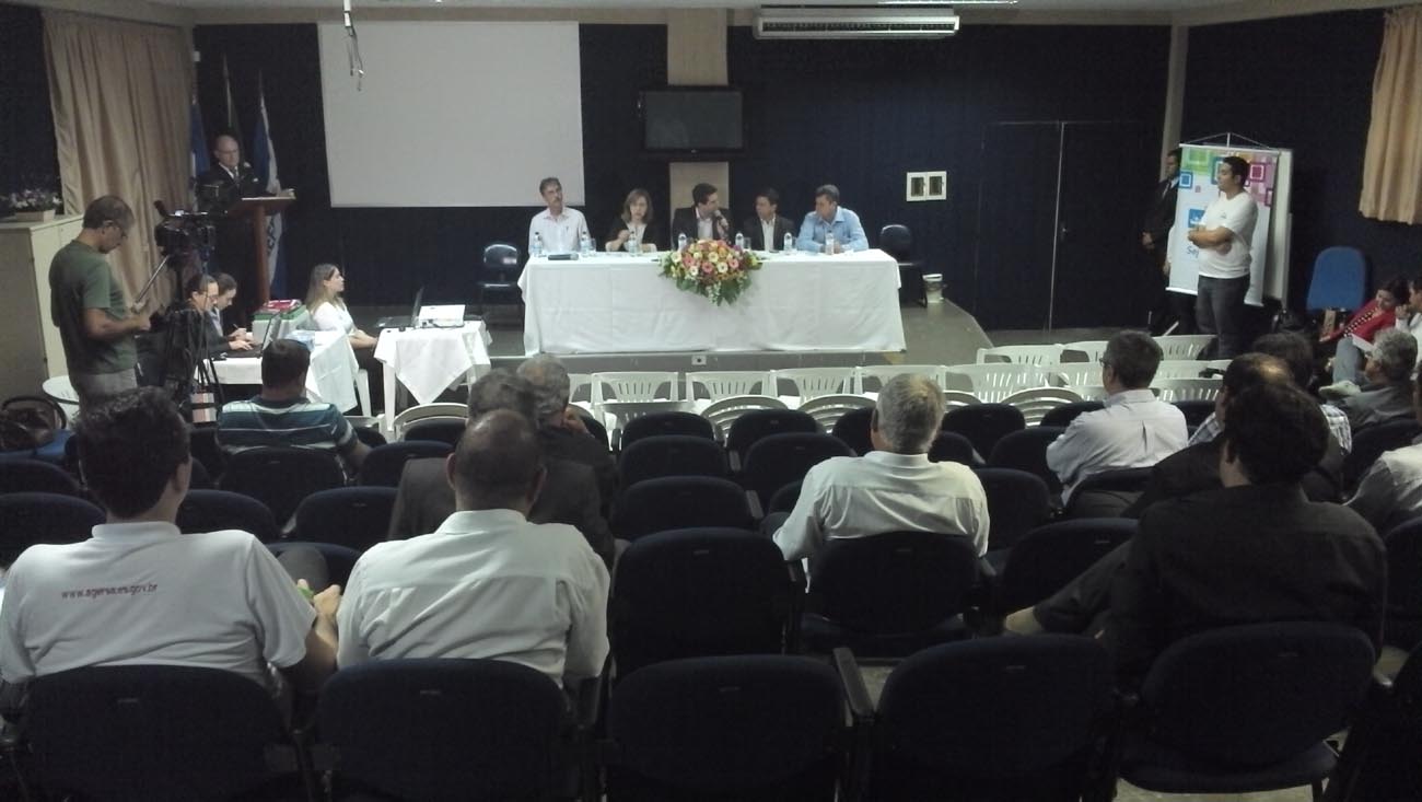 09.08.2013_População debate transporte coletivo intermunicipal em Cachoeiro de Itapemirim