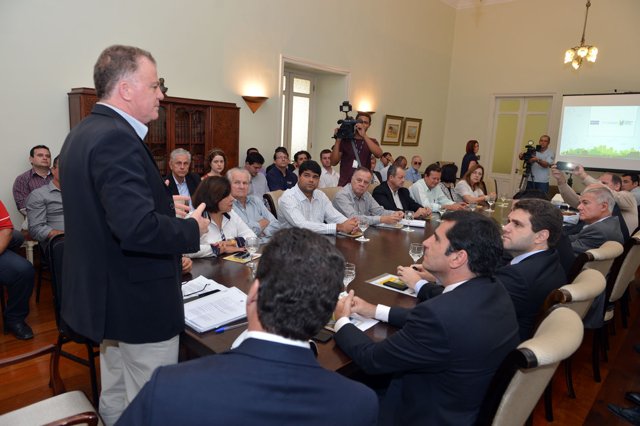 18.09.13_Mais de R$ 370 milhões em obras de mobilidade em 12 municípios