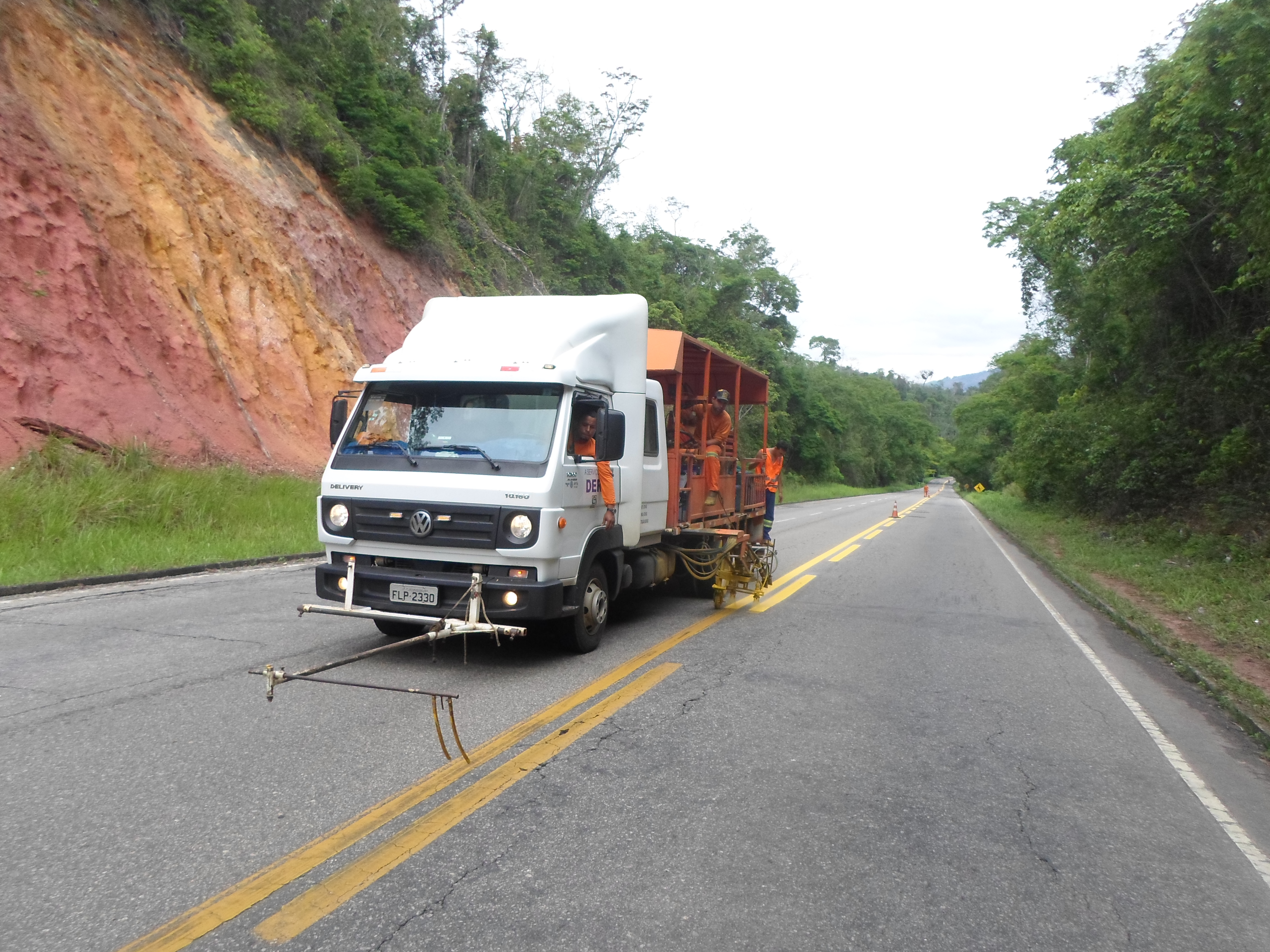 ES-490 Entr. BR-101 Safra a Marataizes -  Município de Itapemirim. Sinalização Horizontal km 5 - 100  (29)